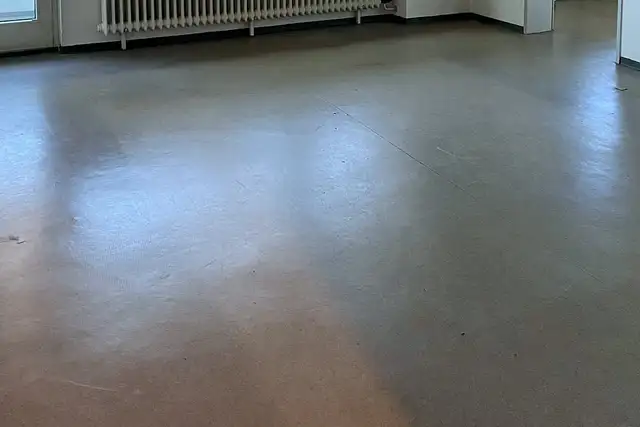Gereinigter, leerer Büroraum