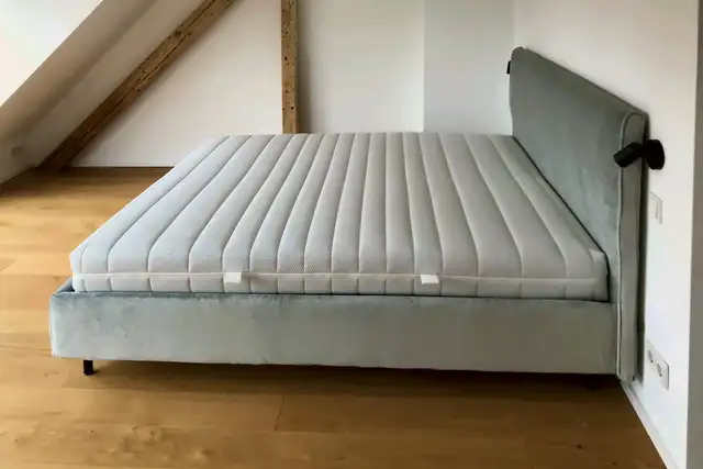 Aufgebautes Polsterbett